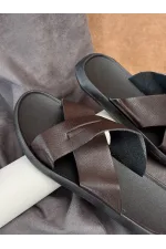 Шльопанці чоловічі однотонні, колір коричневий, верх - екошкіра